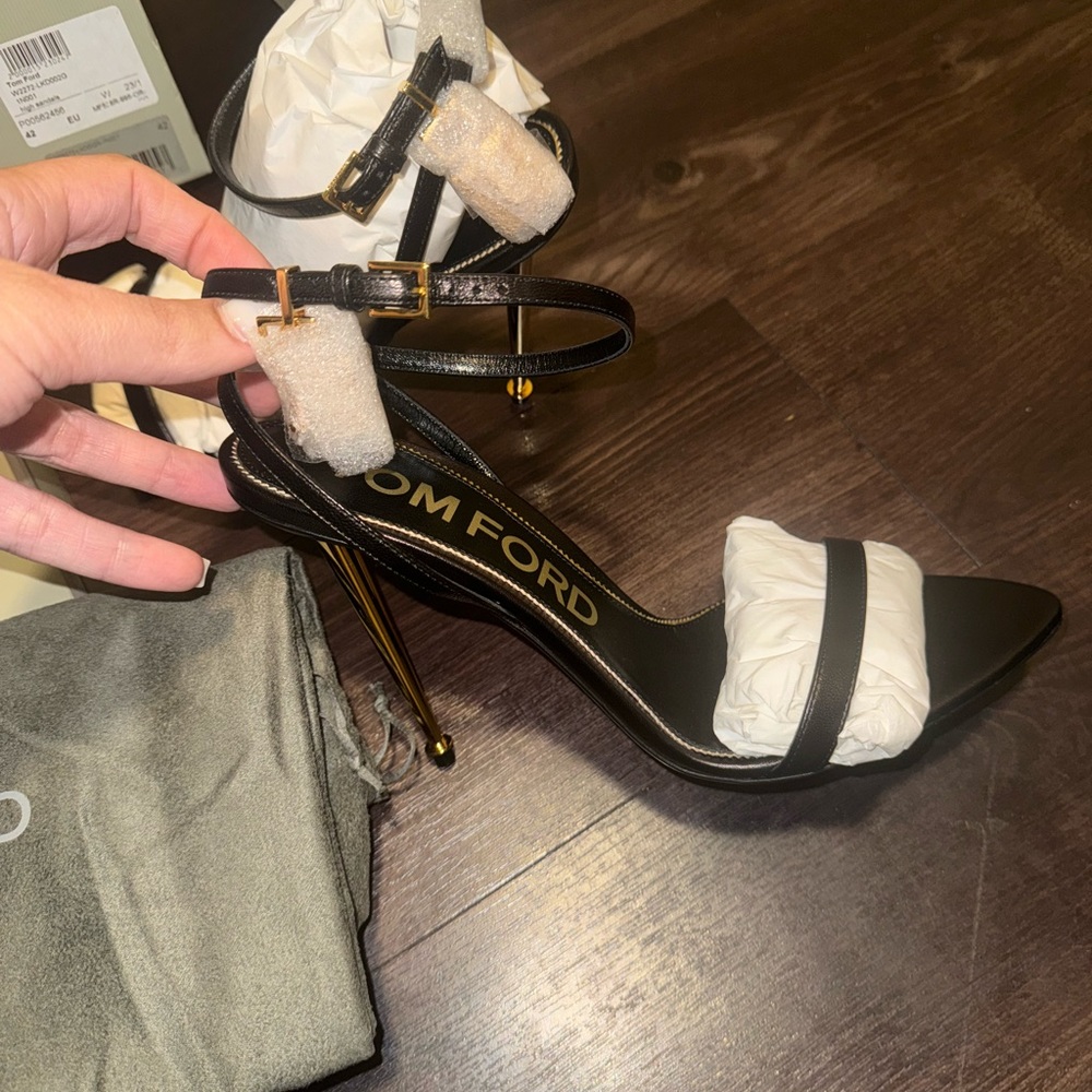 Tom Ford Padlock high heels. W/dust bag,box & accessories.Serious inquiries only